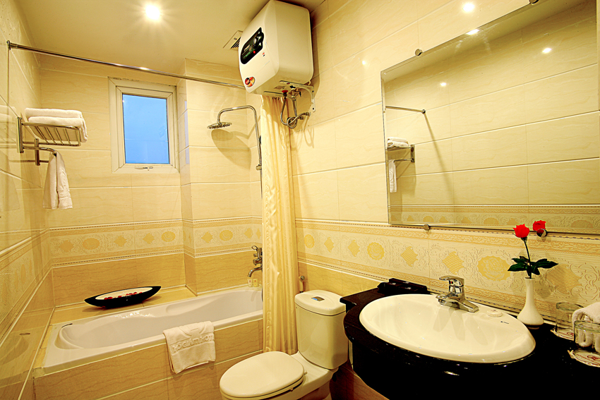 KHÁCH SẠN HỒ GIÁM
